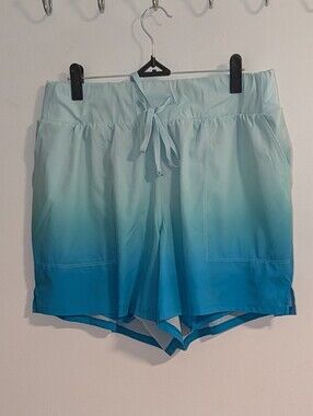 NWOT Lane Bryant Ombre LIVI Active Lined Moisture Wicking Shorts, size 14/16